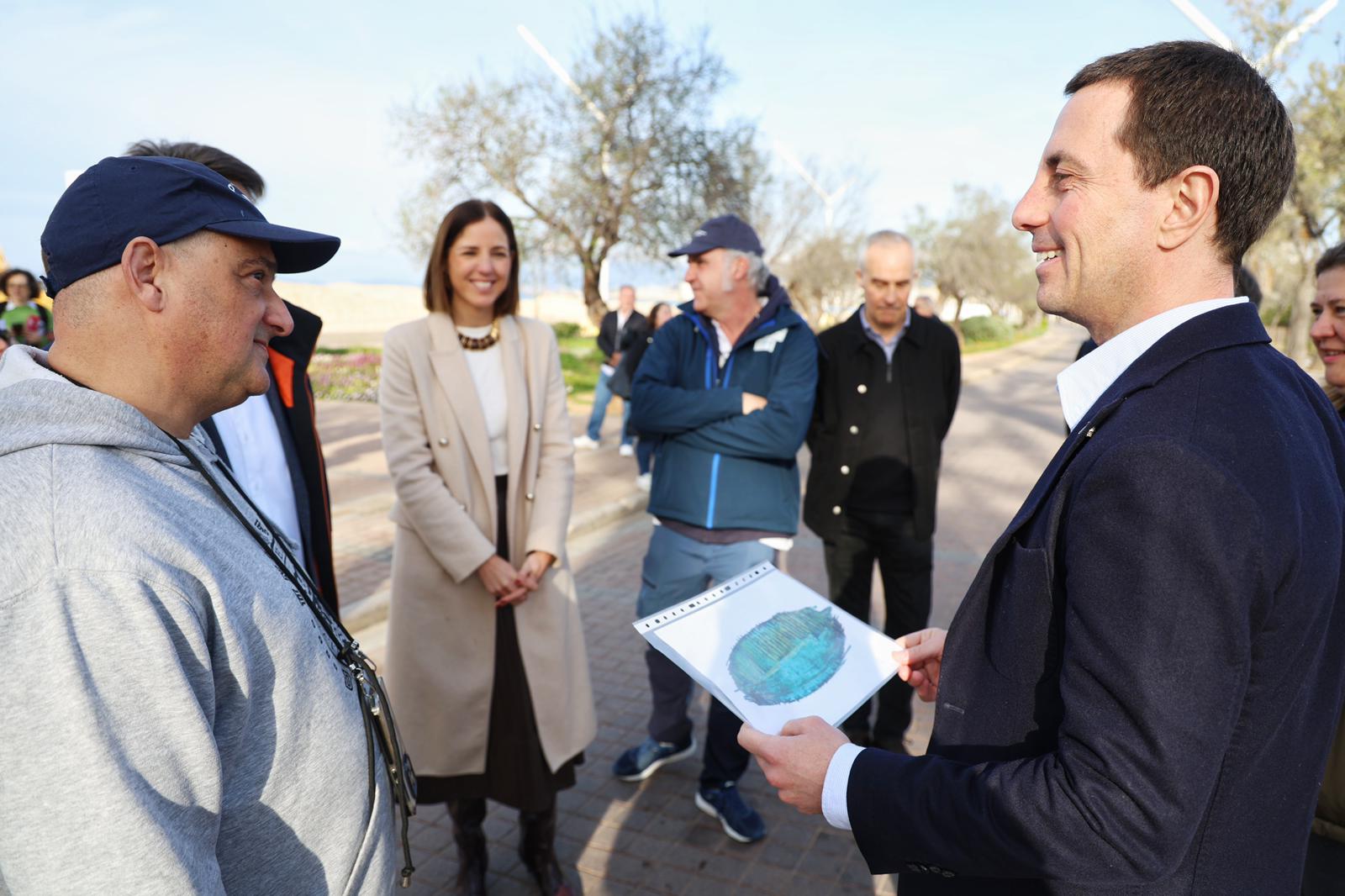 Inici de l'operatiu de l'extracció del derelicte de ses Fontanelles.
