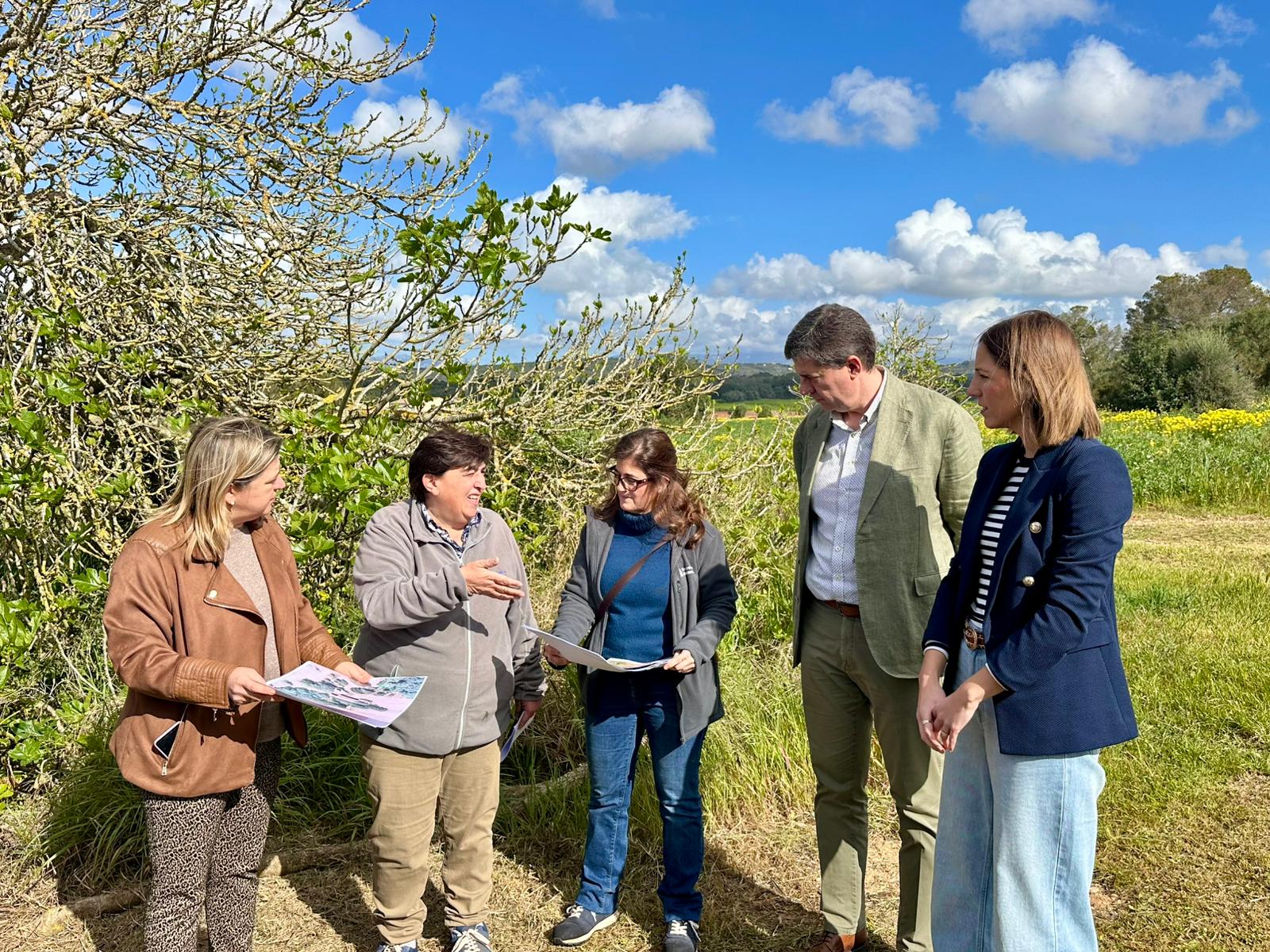 Visita al primer molí dels 11 projectes beneficiaris de la convocatòria d’ajuts del Consell de Mallorca als molins del Pla de Sant Jordi de 2024.