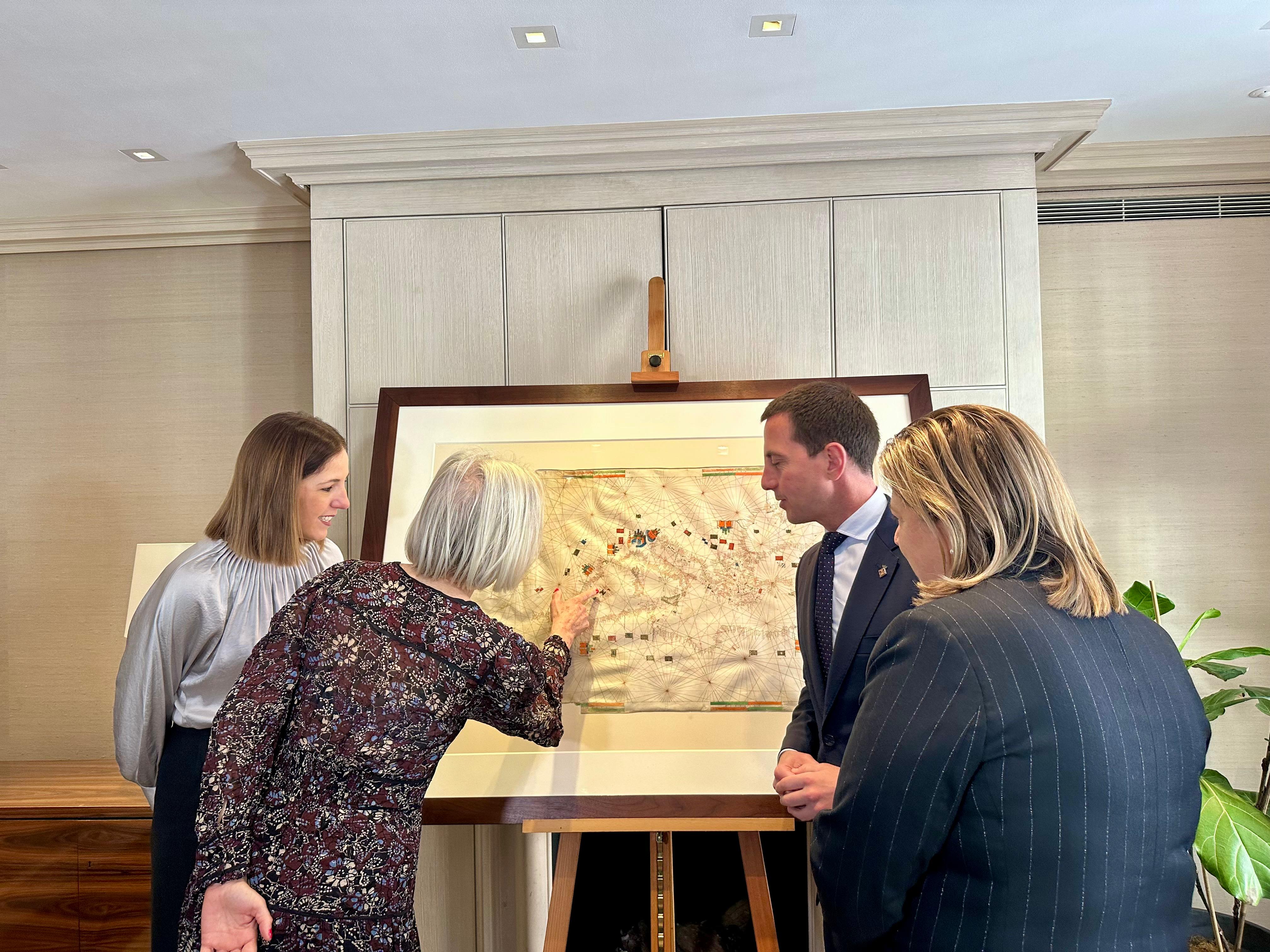 Acte d'adquisició de la carta portolana de Pere Rossell a Sotheby’s, Londres.