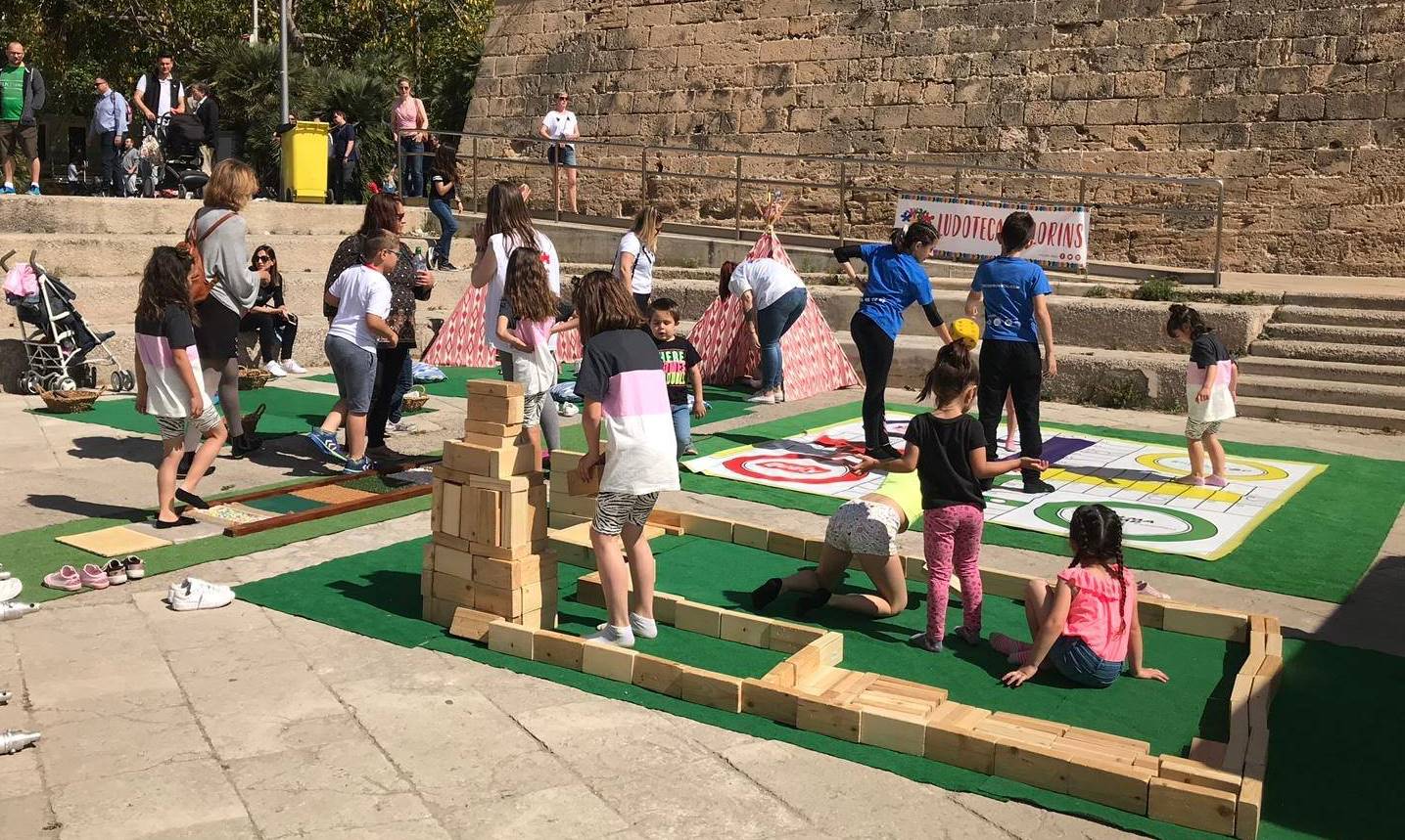 Espectáculo Ludoteca Colorins