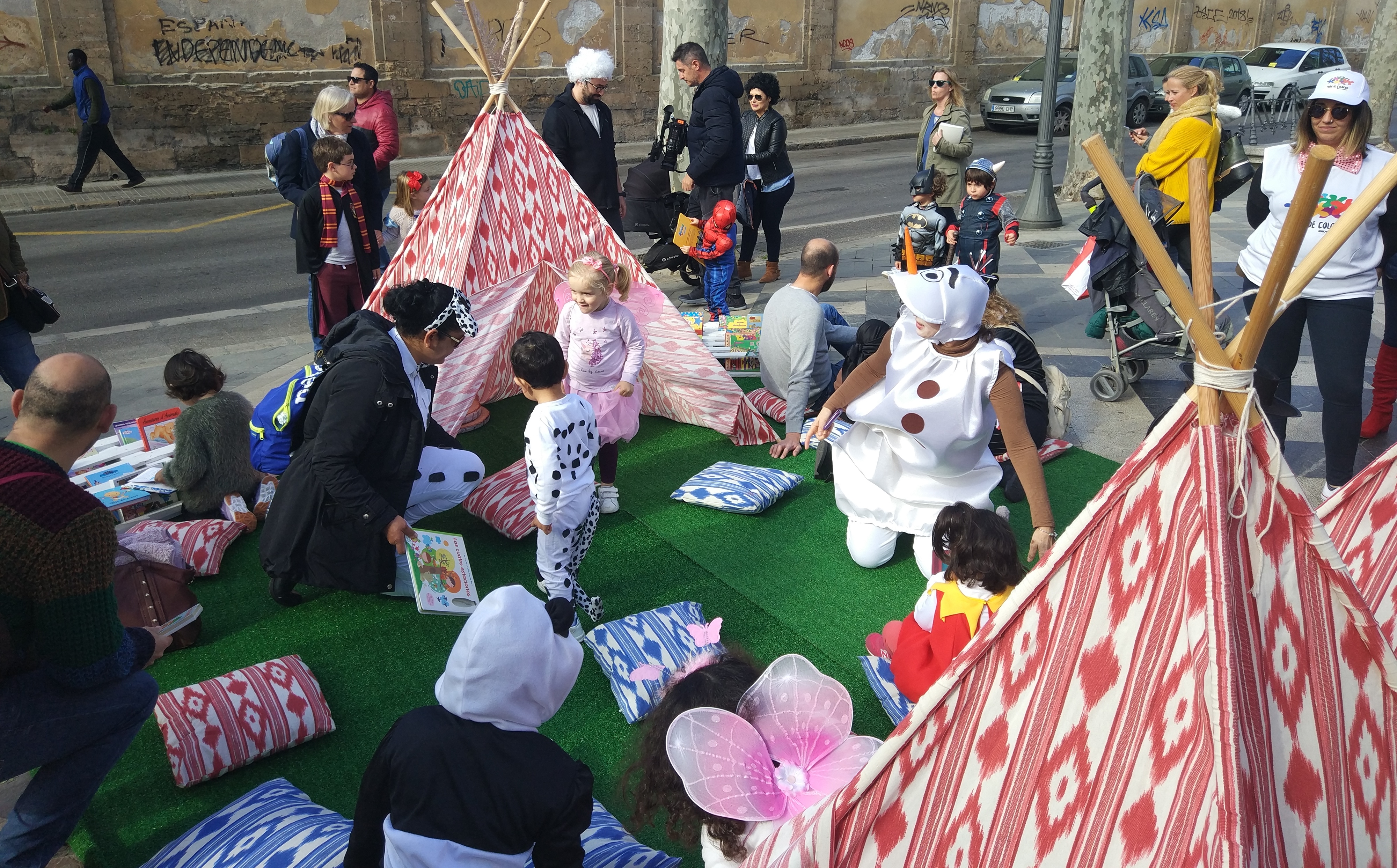 Espectáculo Ludoteca Colorins